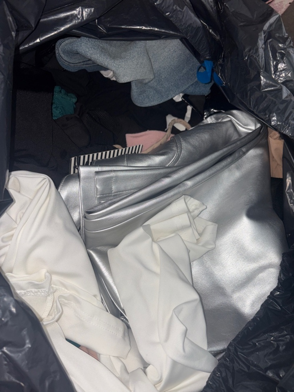 A bag of clothes please keep in mind I have to pay for shipping